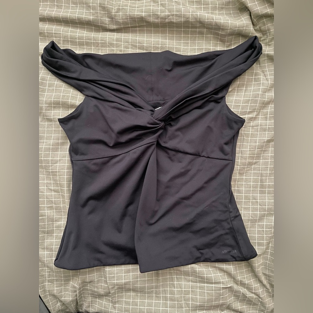 nwot Aritzia (new branding) contour twost off shoulder top XL